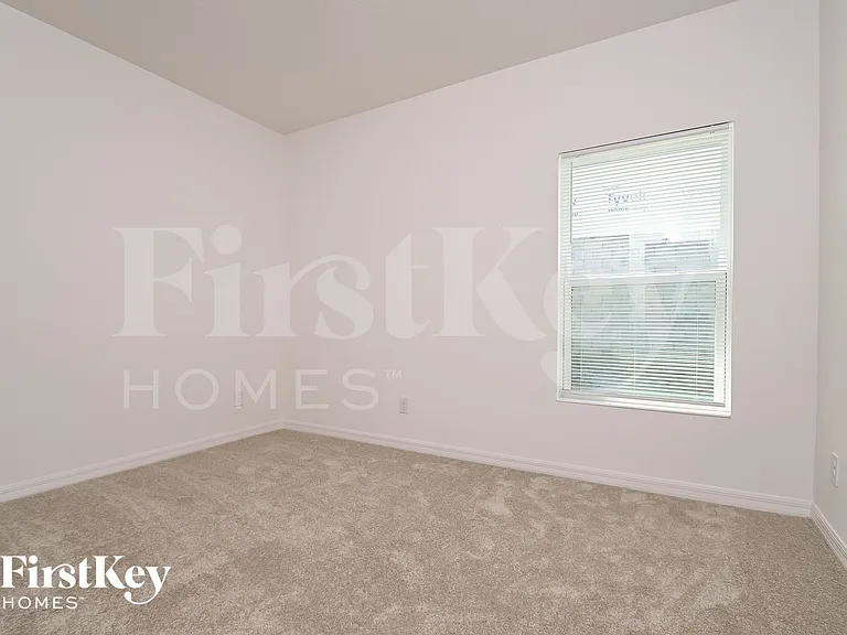 900 Avenal Ln — Photo 16