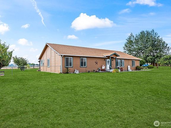 4th image of 1880 Dilley Road