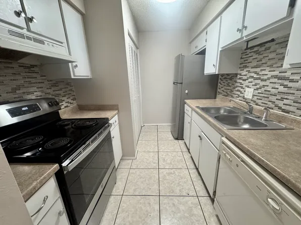 5503 Pokeweed Ct APT C, Tampa, FL 33617