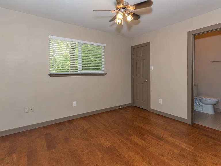 1506 Rockdale Cir #B — Photo 9