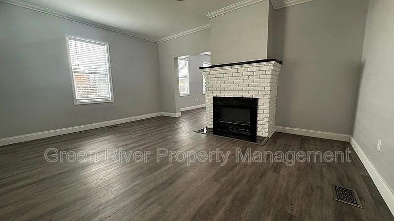 2 bed, 1.0 bath, 1050 sqft, $1,525 — Photo 4