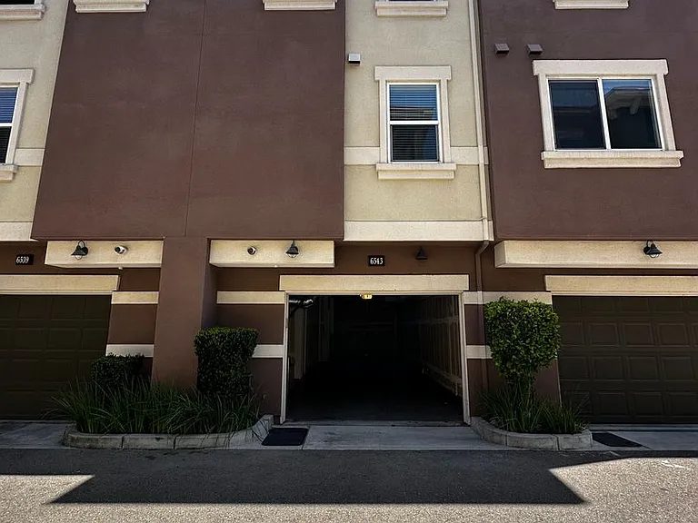 6543 Tralee Village Dr — Photo 38