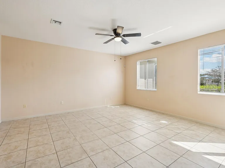 2584 Stockbridge Sq SW — Photo 13