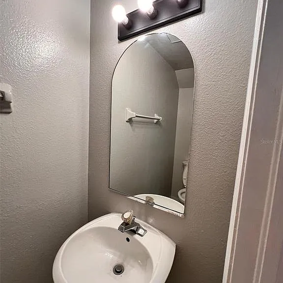 8674 Hunters Key Cir — Photo 11