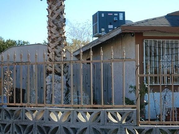 2nd image of 6891 Laronda Ln