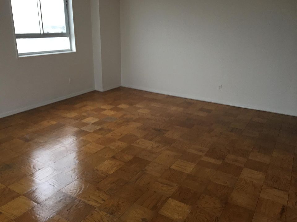 2nd image of 100 Manhattan Ave APT 1614