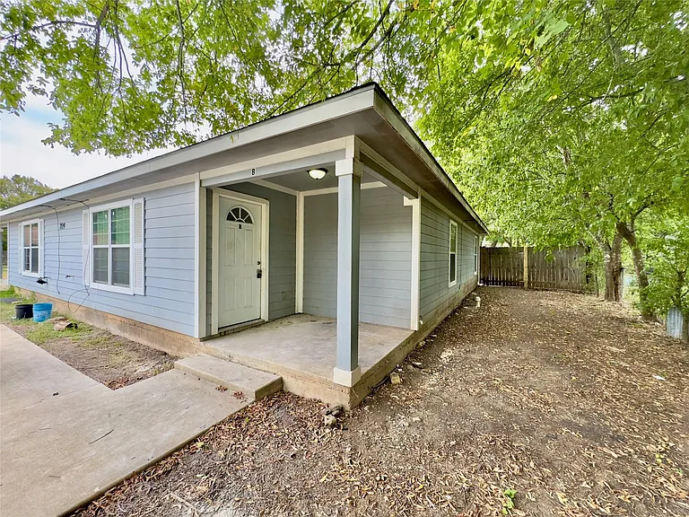 709 San Saba St #A — Photo 1