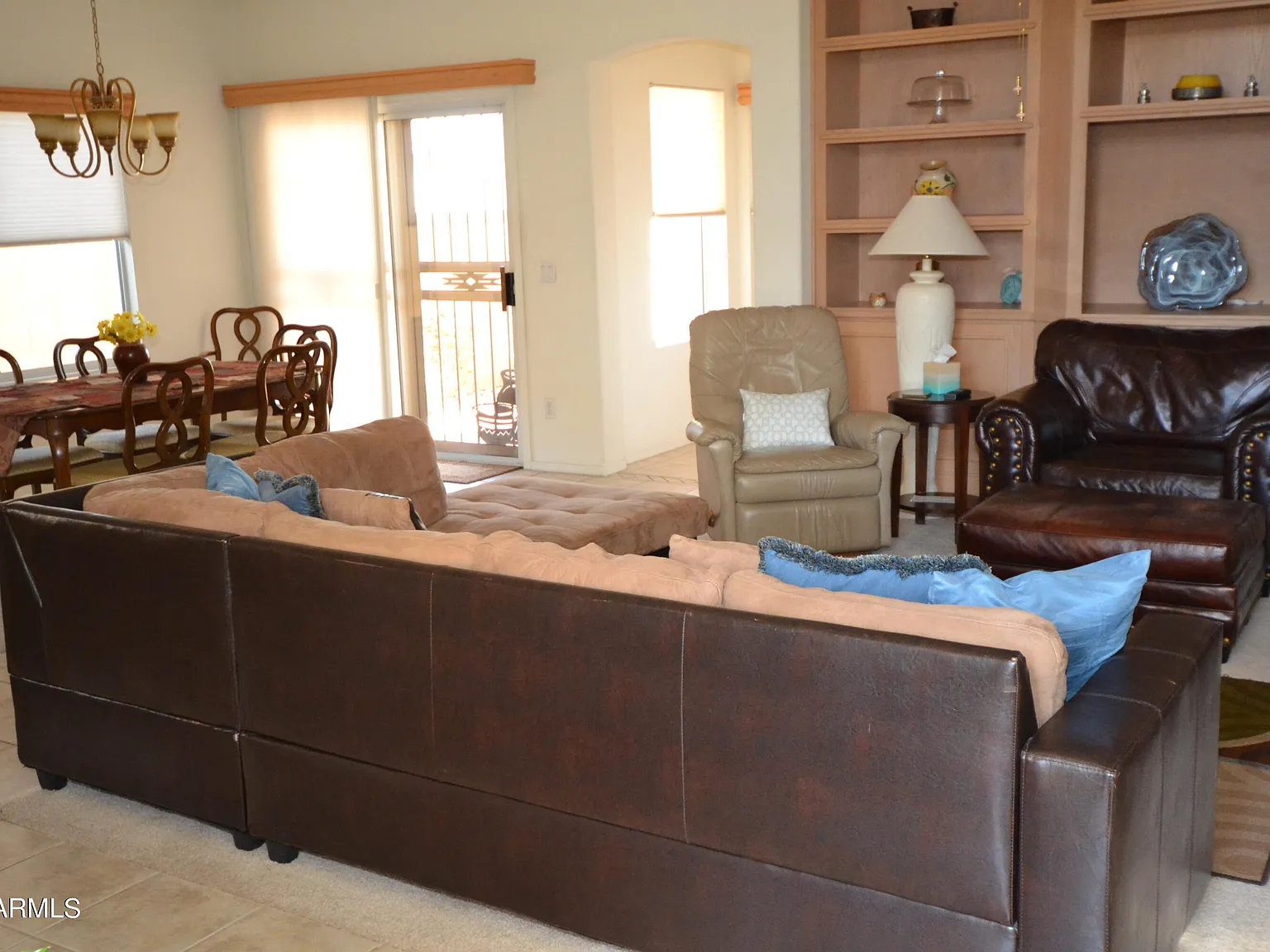 3 bed, 2.0 bath, 1409 sqft, $3,000 — Photo 2