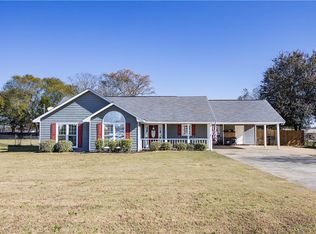51 Fallowfield Dr, Fort Mitchell, AL 36856