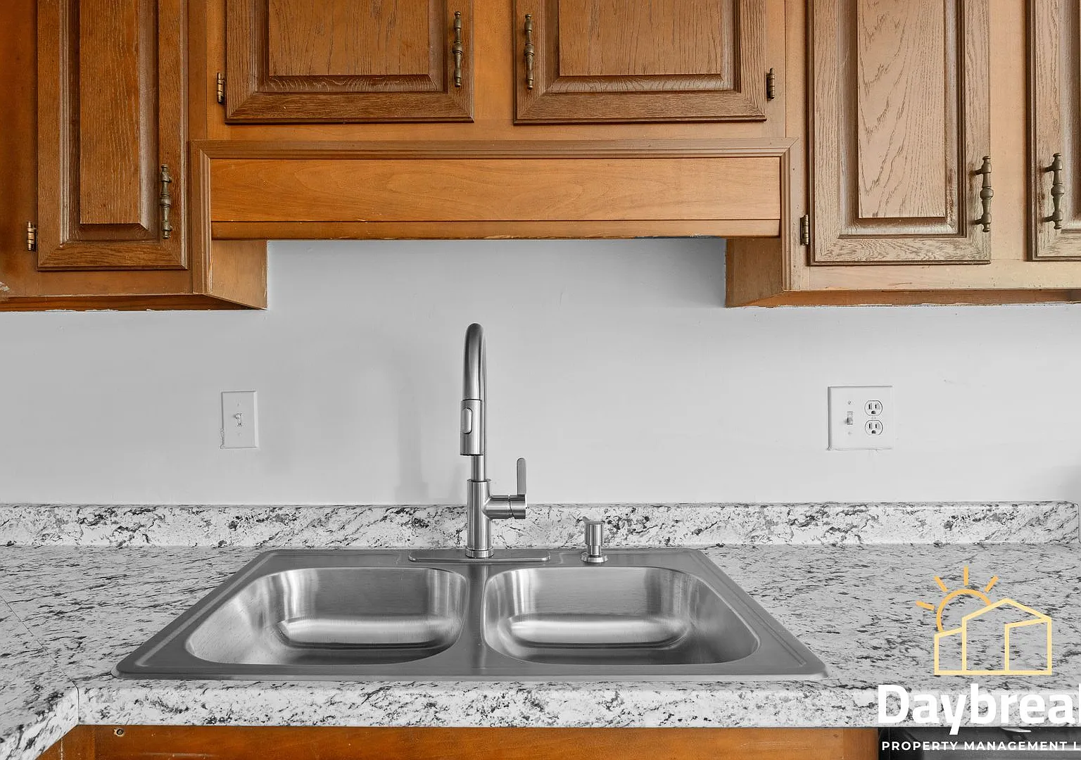 Newly Remodeled 2 Bed 1 Bath Quiet Cul-de-Sac with Private Parking — Photo 1