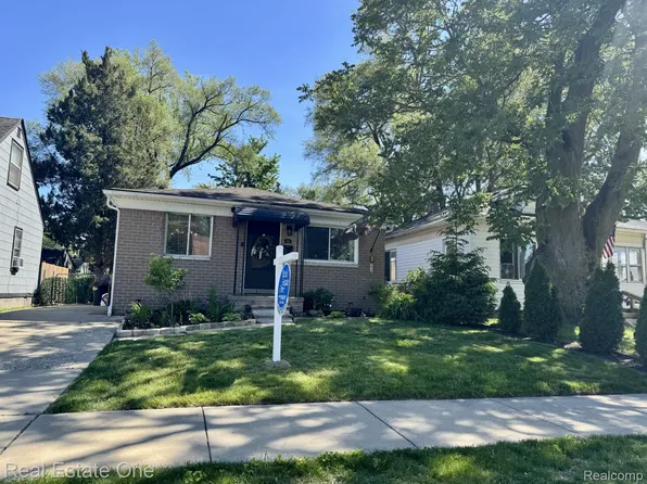 311 W Brockton Ave, Madison Heights, MI 48071