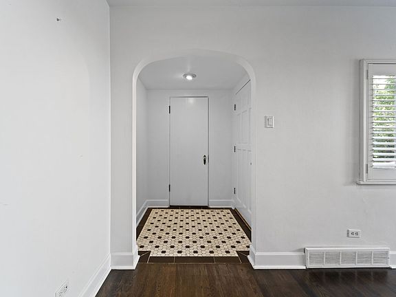 2nd image of 101 N Marion St