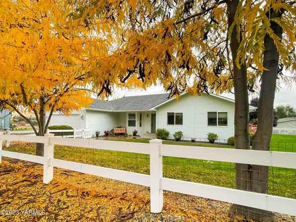 2291 Selah Loop Rd, Selah, WA 98942