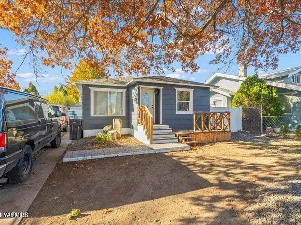 1204 S 10th Ave, Yakima, WA 98902