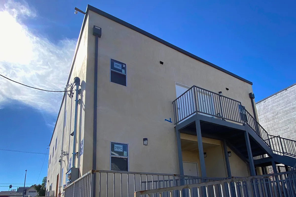 Building Photo - 2071 W Washington Blvd #D