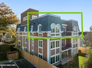 62 Mason St #PHW, Greenwich, CT 06830