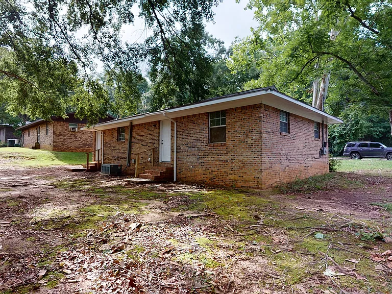 901 E Grubbs St — Photo 21