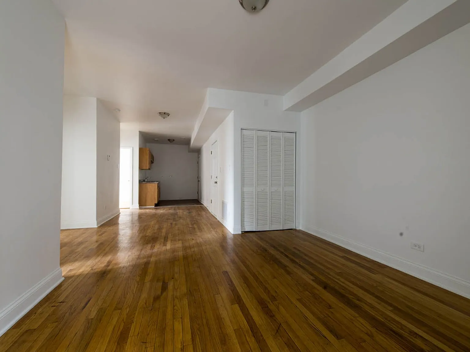 3600 W Franklin — Photo 4