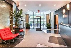 30 Grand Trunk Cres — Photo 3