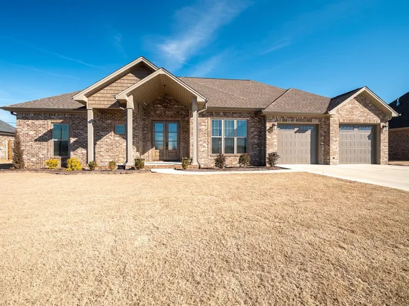 208 Wynchase Dr E, Muscle Shoals, AL 35661