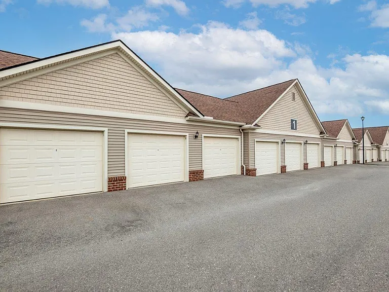 Reserve at Southpointe Apartment Homes — Photo 24