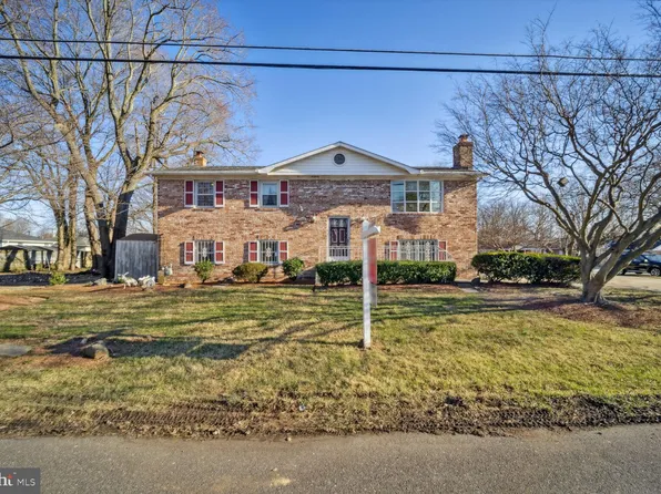 6200 Davis Blvd, Suitland, MD 20746