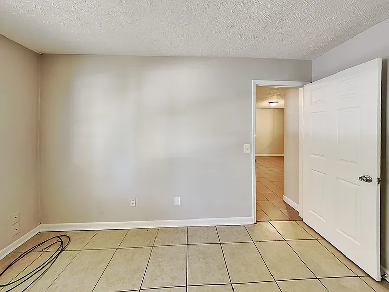 1289 Knoll Ct NW — Photo 7