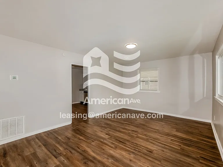 1529598_003_living_room_14168504.jpg