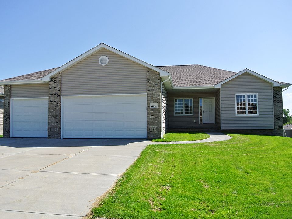 1st image of 20207 Crystal Ave