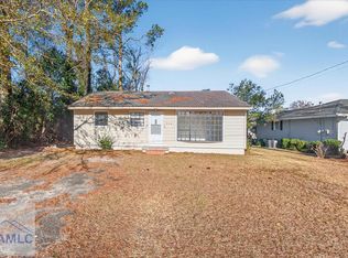 370 S 6th St, Jesup, GA 31545