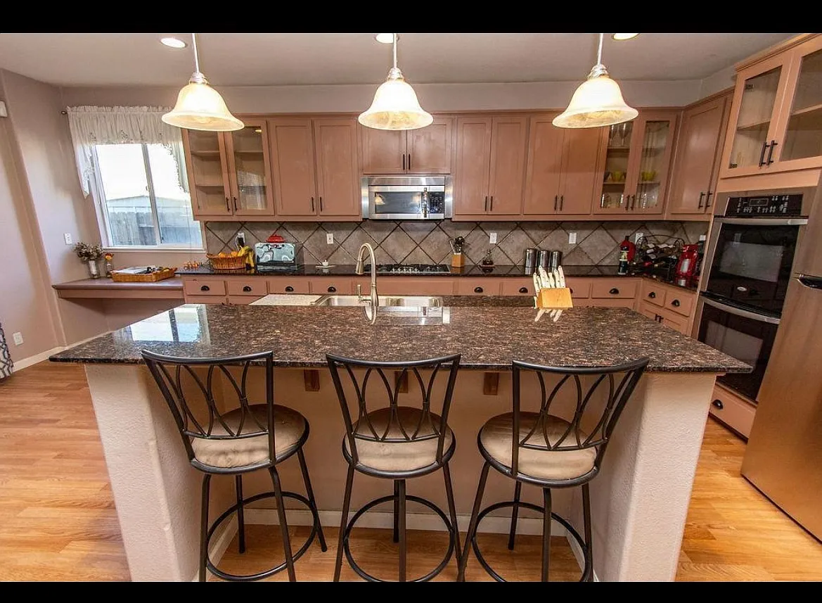 1209 Sweet Pea Dr — Photo 2