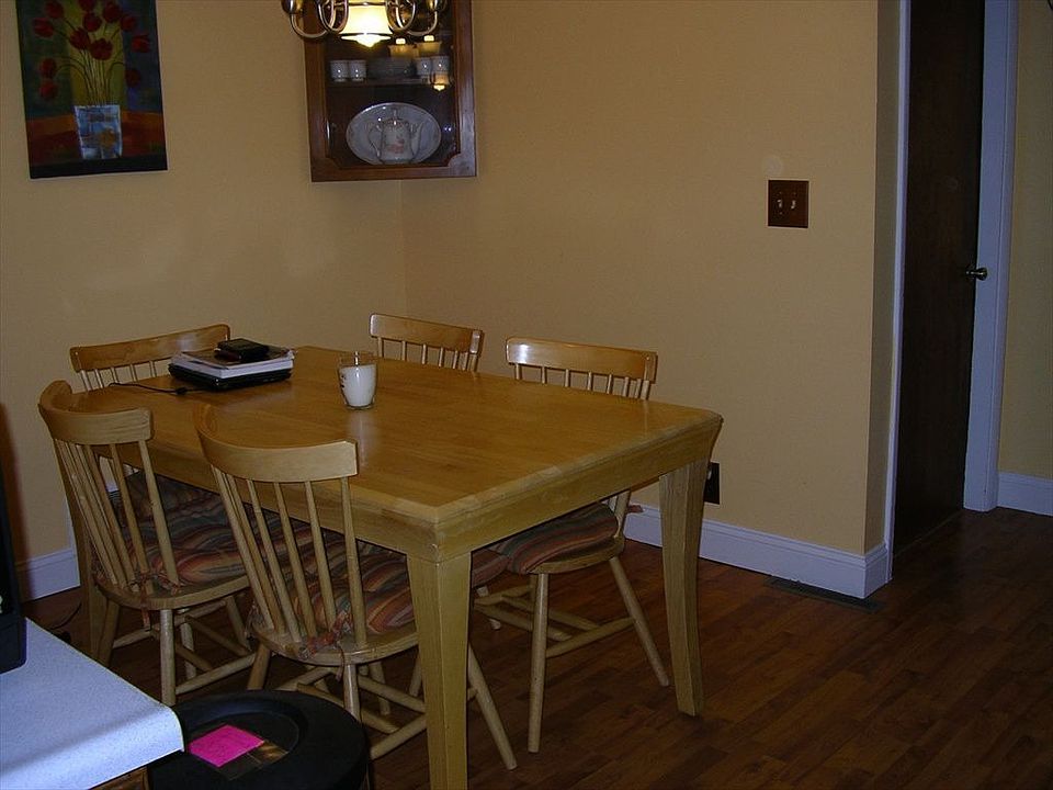 Eat-in Kitchen