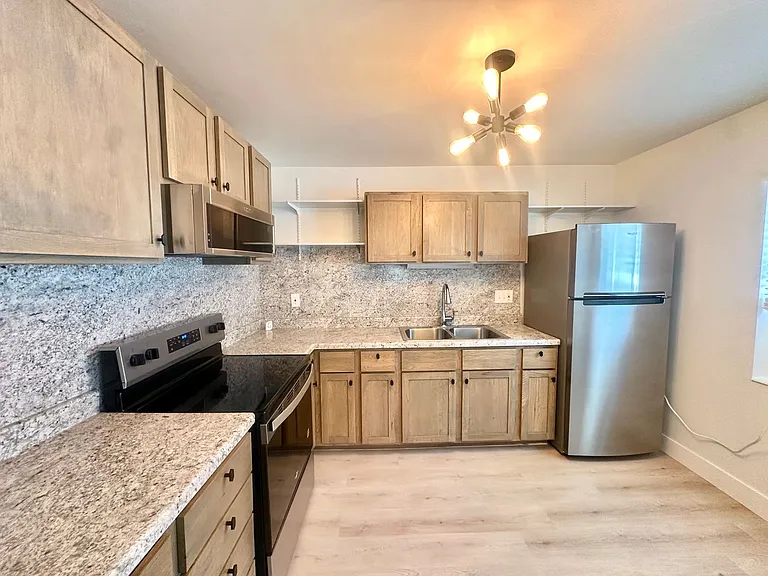 1012 S West Temple St — Photo 2