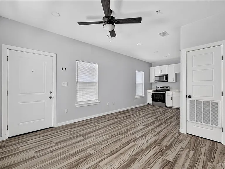 1207 W Kennedy St #6 — Photo 7