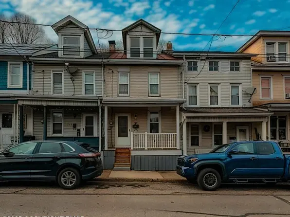 206 W Main St, Tremont, PA 17981