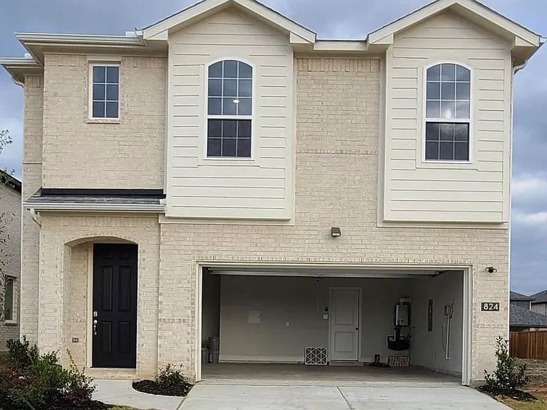 824 Santa Lucia Dr — Photo 1