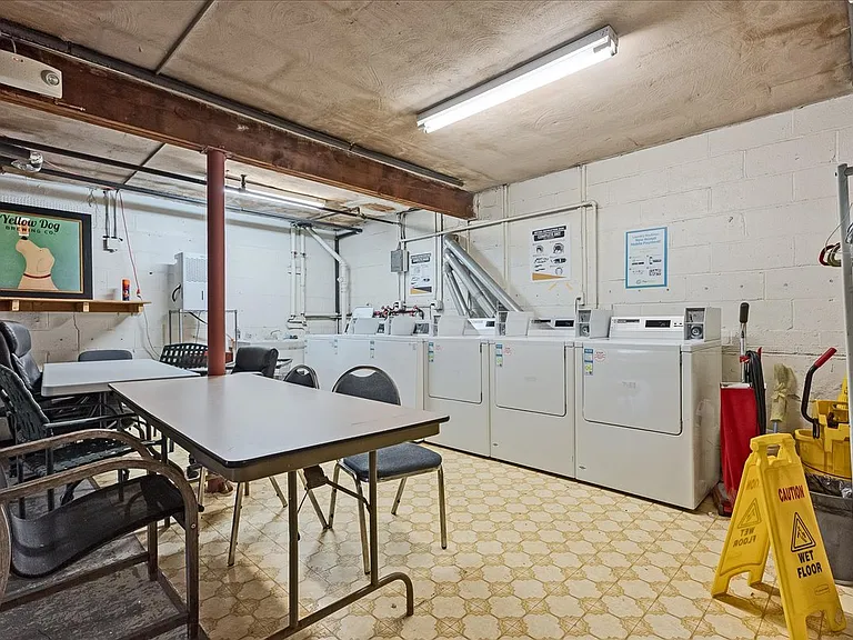 300 Claremont Ave #C2 — Photo 4