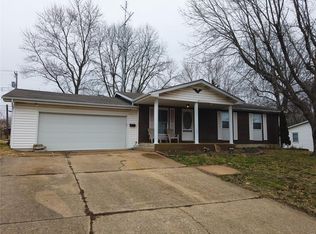 221 N Walnut St, Owensville, MO 65066