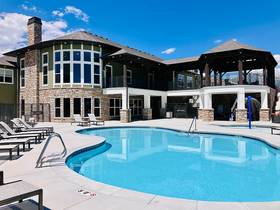 The Vue at Traverse Ridge
