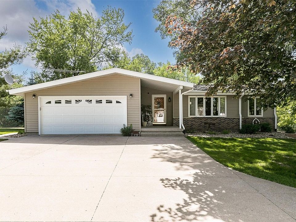 1st image of 52 Bunker Hill Dr