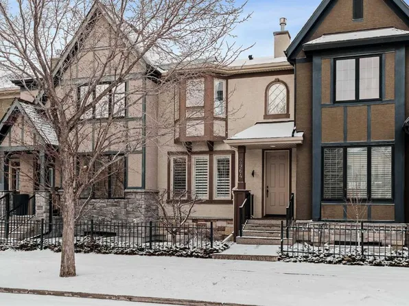 2964 W Peacekeepers Way SW, Calgary, AB T3E 7R6