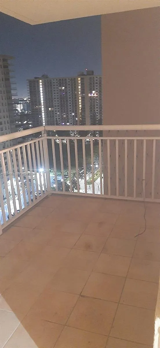 Photo 2 of 33 - 251 174th St #1711 - Sunny Isles Beach, FL Building Photo - 251 174th St #1711