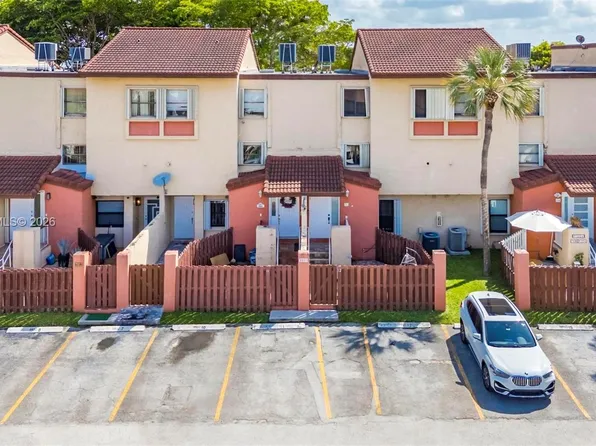 9937 NW 9th Street Cir, Miami, FL 33172