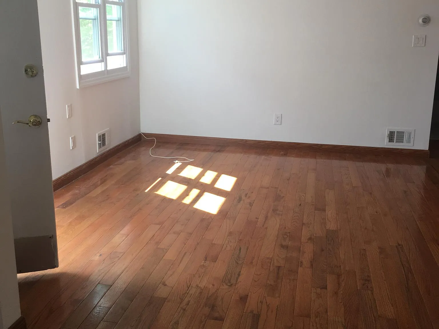 2 bed, 800 sqft, $2,050 — Photo 3