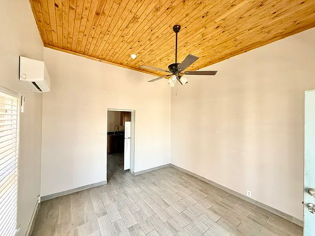 481 S 2nd Ave — Photo 2