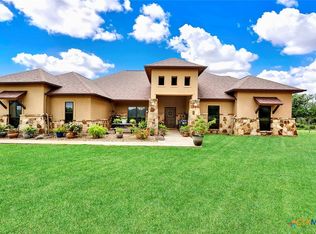 1494 County Road 433, Stockdale, TX 78160