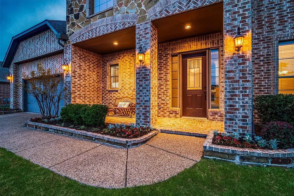 5 bed, 2960 sqft, $4,109 — Photo 3