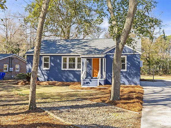 3rd image of 343 Howle Ave