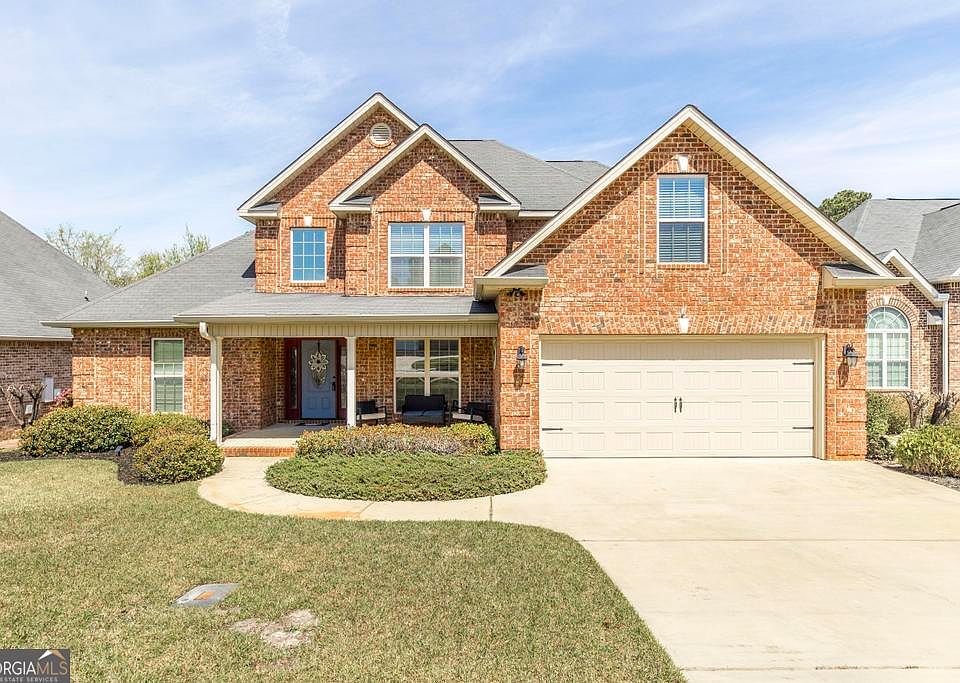 1st image of 301 Charlotte Dr