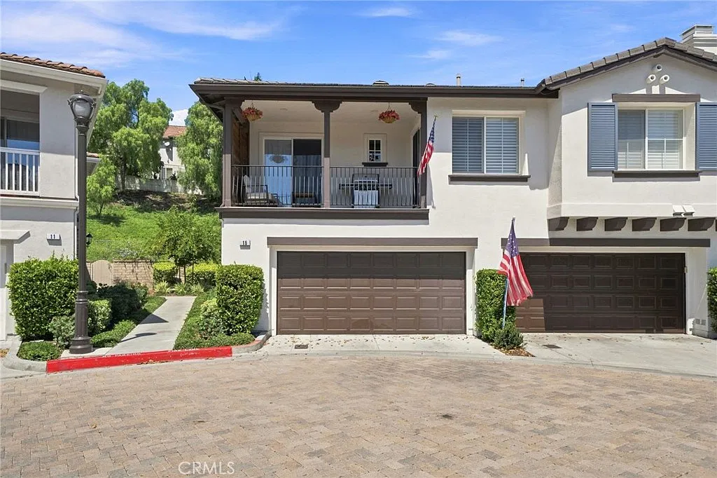 3 bed, 1896 sqft, $4,995 — Photo 1